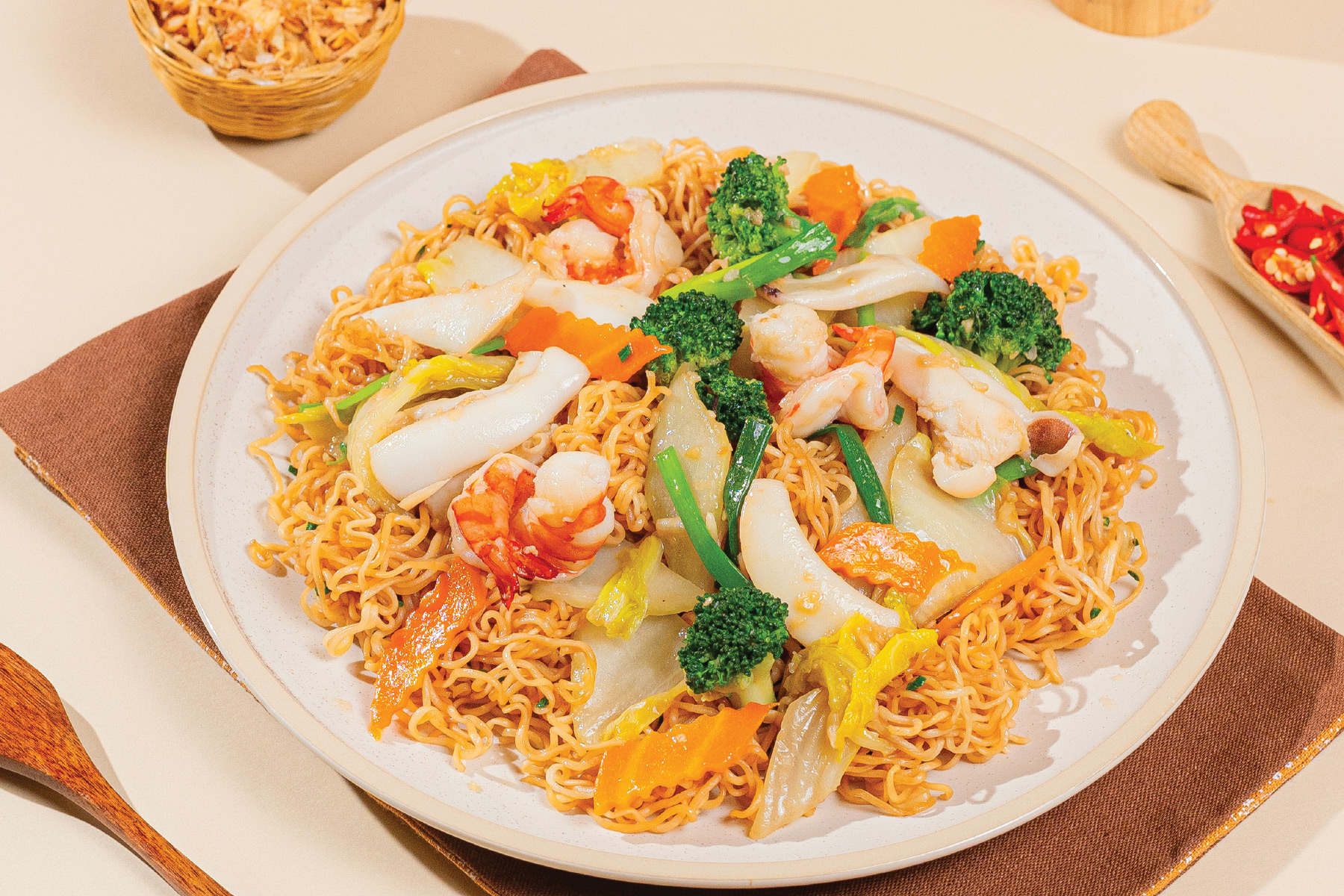 Mì xào hải sản