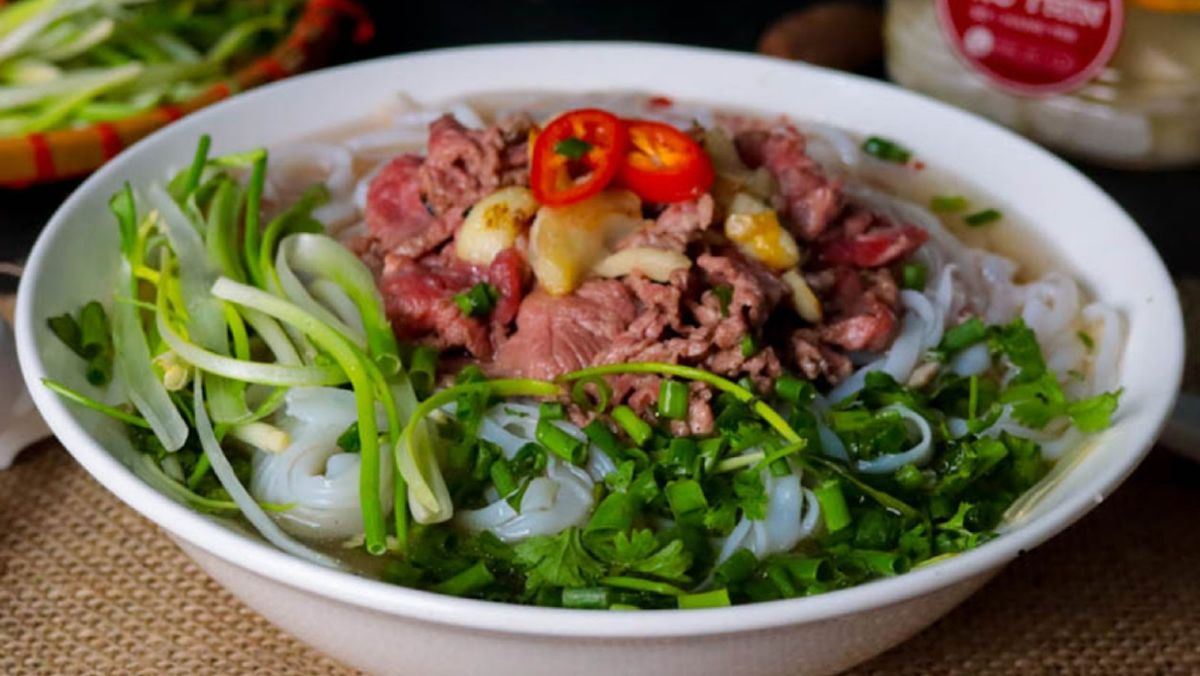 Phở bò tái